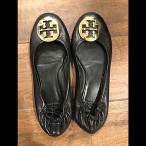 Tory Burch closes toed flats